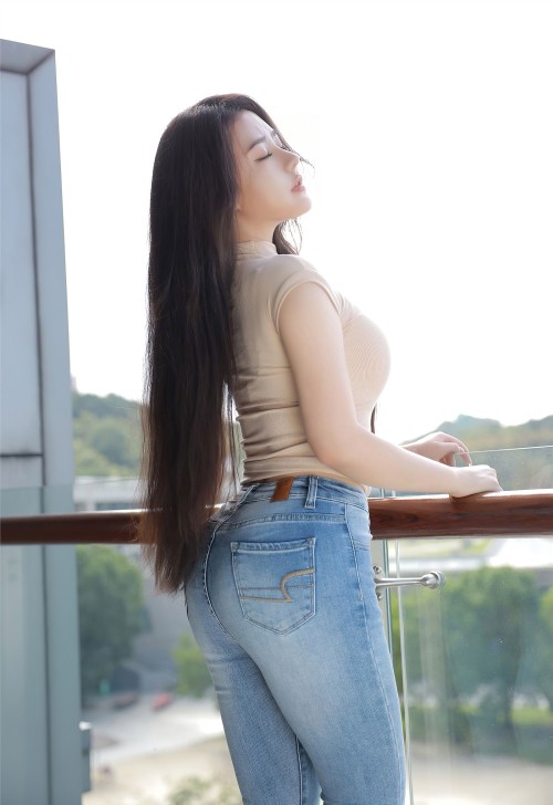 Manuela-1.jpg