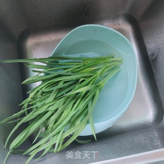 蒜苗猪肉馄饨的做法步调：2
