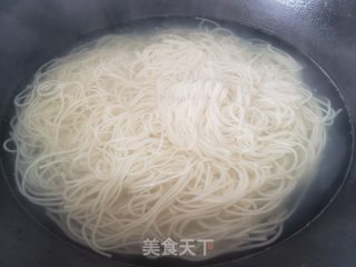 白萝卜鸡蛋炸酱里的做法步调：2