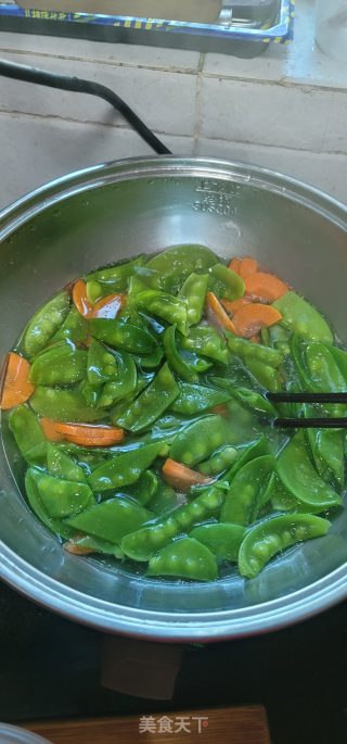 鸡胸肉炒荷兰豆的做法步调：5