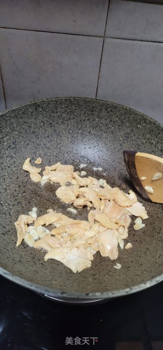 鸡胸肉炒荷兰豆的做法步调：9