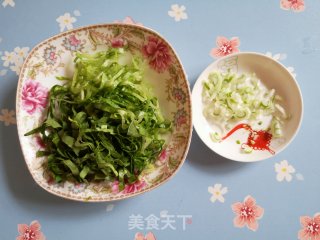 豆渣炒油麦菜的做法步调：2