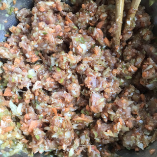 干拌利剑菜陈肉火饺的做法步调：5