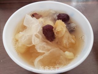 银耳白枣莲籽汤的做法步调：8