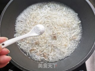 金针菇粉丝汤的做法步调：7