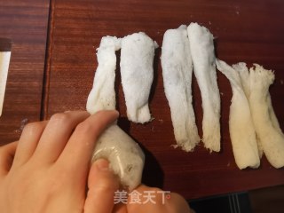 竹荪虾滑煲的做法步调：16