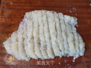 竹荪虾滑煲的做法步调：4