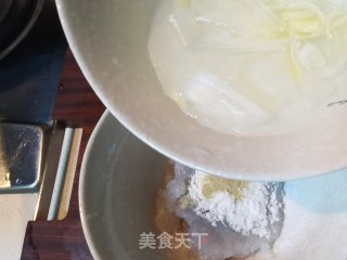 竹荪虾滑煲的做法步调：9