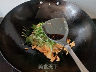 喷鼻菜炒鸡蛋的做法步调：6