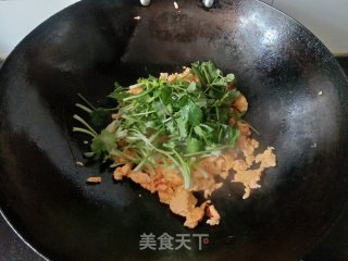 喷鼻菜炒鸡蛋的做法步调：5