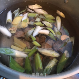 白油豆腐汤头的做法步调：6