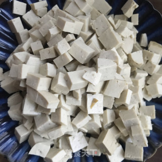 白油豆腐汤头的做法步调：2