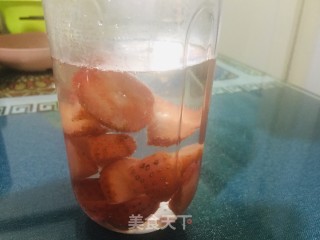 草莓汁的做法步调：2