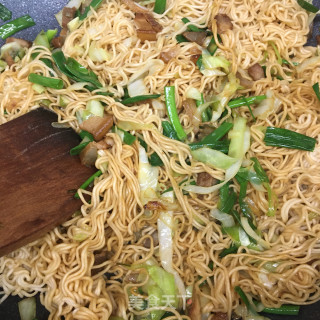 喷鼻葱五花肉丁炒里的做法步调：11