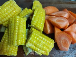 棒骨玉米汤的做法步调：6
