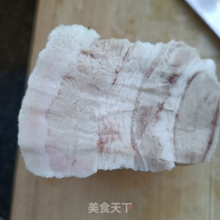 “五花肉”荷兰豆回锅肉的做法步调：2