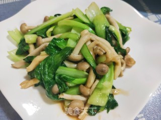 利剑玉菇炒油菜的做法步调：9