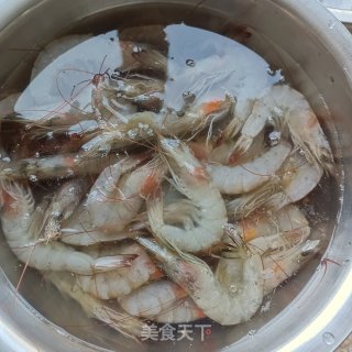 辣炒年夜虾的做法步调：1