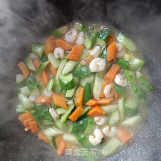 黄瓜炒虾仁的做法步调：8