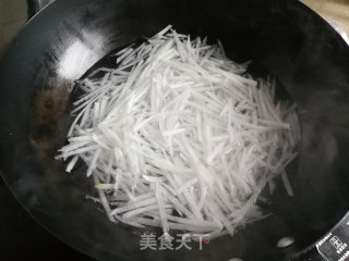 萝卜炒粉丝的做法步调：3
