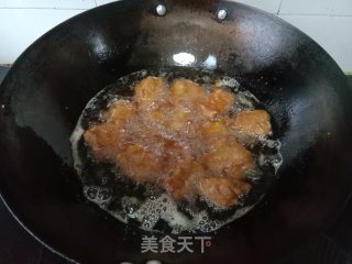 喷鼻酥排骨的做法步调：10