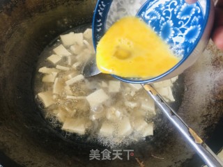 鸡蛋豆腐汤的做法步调：8