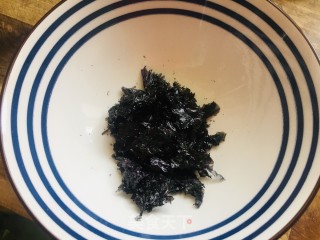 鸡蛋豆腐汤的做法步调：1