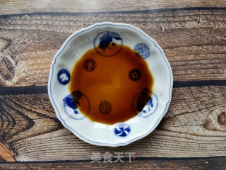 煎钱袋蛋的做法步调：2