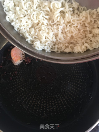 花椒虾拌里的做法步调：6