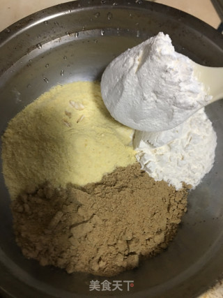 纯粮芹菜鸡蛋饼的做法步调：2