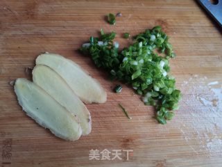 鲫鱼菌菇豆腐汤的做法步调：3