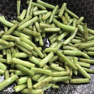 煸炒豆角的做法步调：6