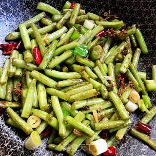 煸炒豆角的做法步调：8