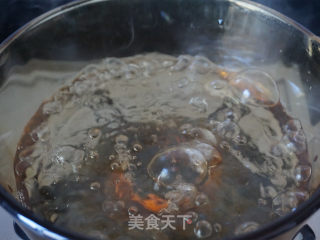 西芹拌桃仁的做法步调：3