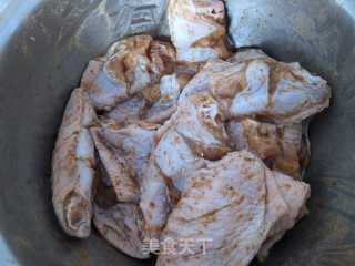 烧烤味煎鸡翅的做法步调：3