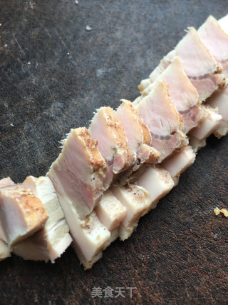 烧五花肉豆豉蒸芋头的做法步调：4
