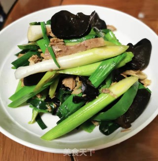 辣椒蒜苗炒鸡丝的做法步调：8