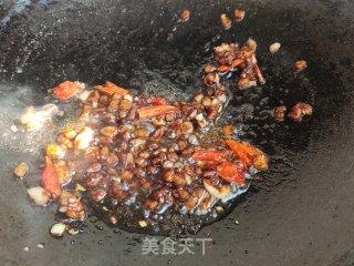 酱爆洋利剑菜的做法步调：9