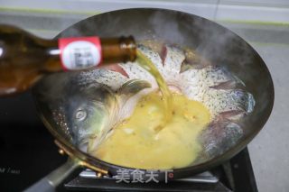 啤酒炖鲤鱼的做法步调：4