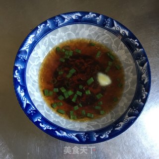 喷鼻葱鸡蛋里的做法步调：6