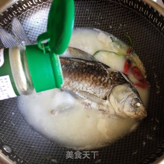 鲫鱼汤的做法步调：6
