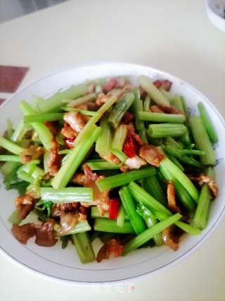 芹菜炒肉的做法步调：9