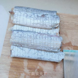 身无分文、炸带鱼的做法步调：1