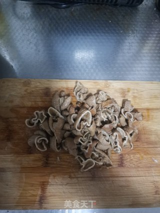 爆炒肥肠的做法步调：12
