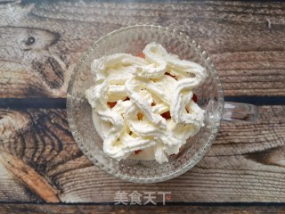 芒果草莓奥利奥酸奶杯的做法步调：7