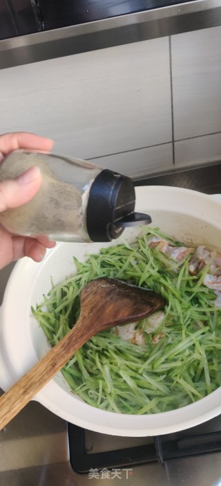 青萝卜粉丝扇贝汤的做法步调：7