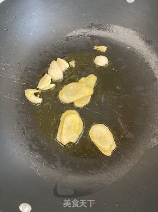 冬菇焖鸭翅的做法步调：8