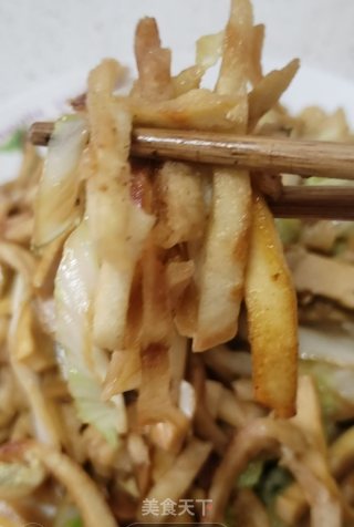 利剑菜豆干炒饼丝的做法步调：8