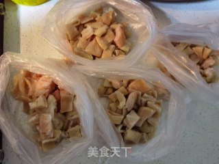 家庭肥肠煲的做法步调：31