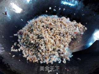 腊肉蘑菇叶女粑的做法步调：7